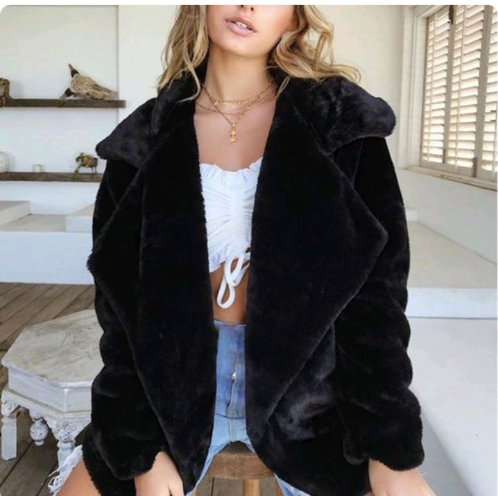 SOFT Faux Fur Coat - Picture 3 of 4